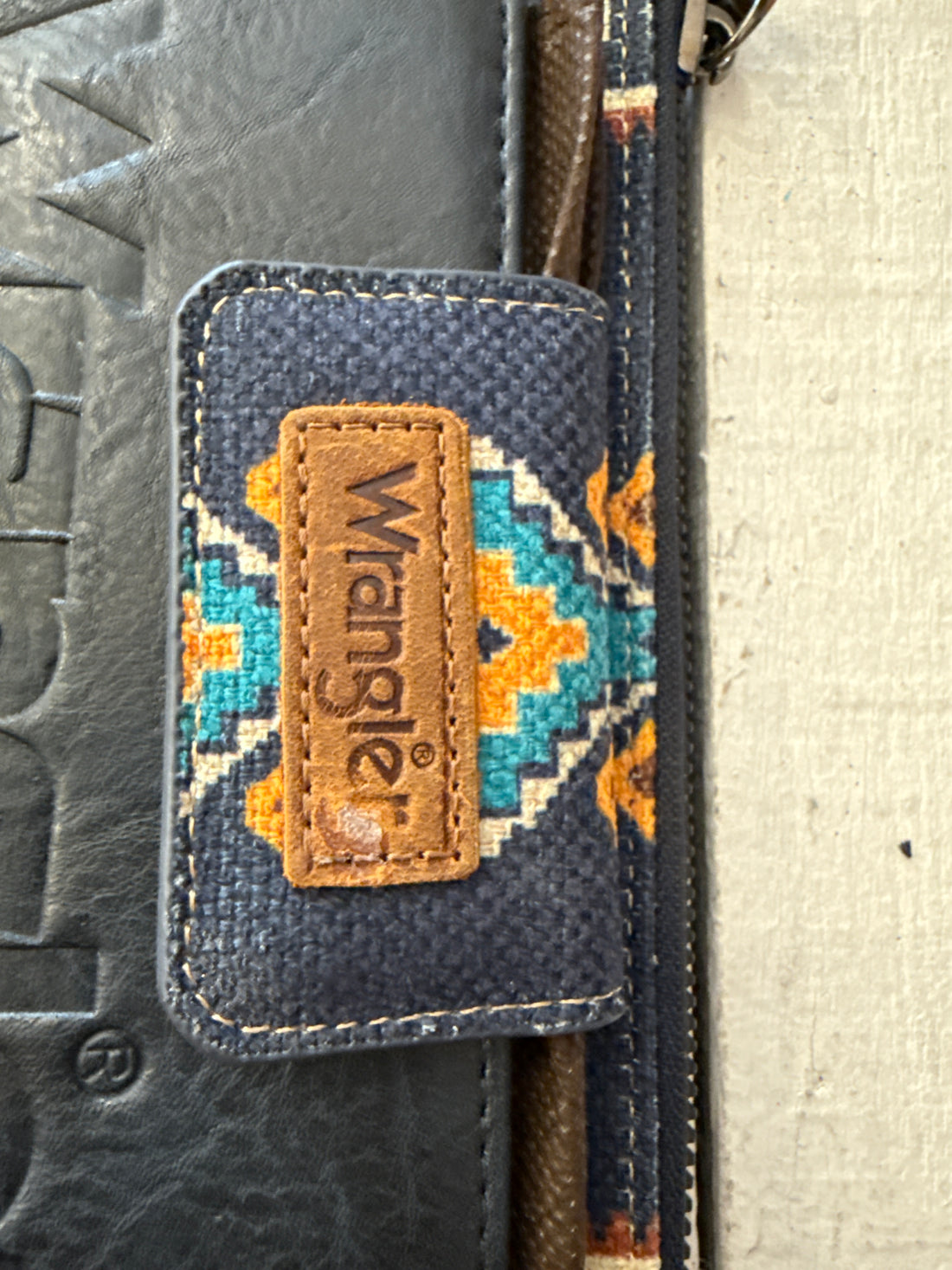 Wrangler Wristlet Navy Aztec