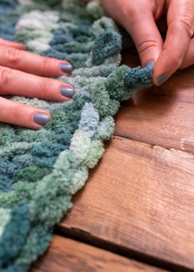 Knit & Sip: Festive Chunky Blanket Class